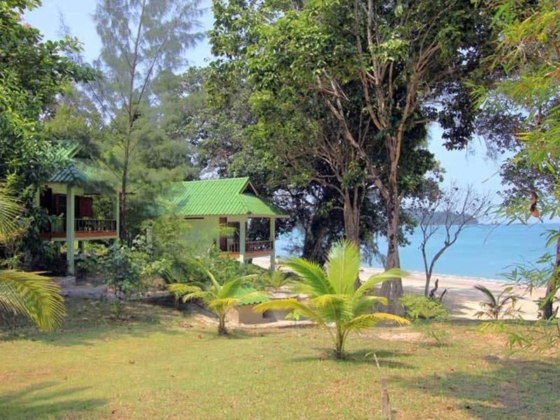 Chomjan Resort Koh Phayam Extérieur photo