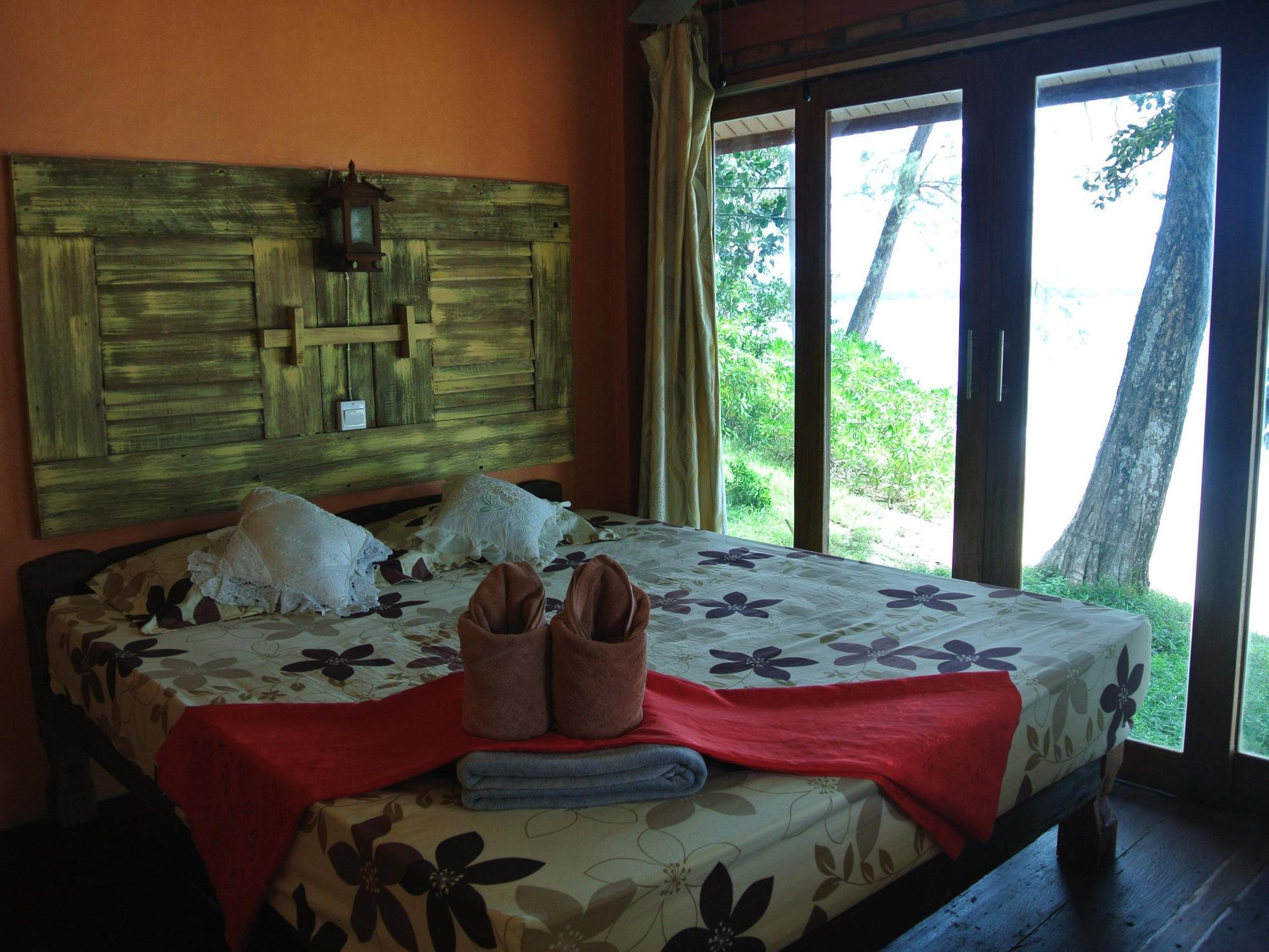 Chomjan Resort Koh Phayam Extérieur photo