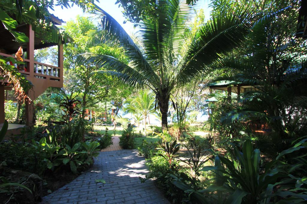 Chomjan Resort Koh Phayam Extérieur photo