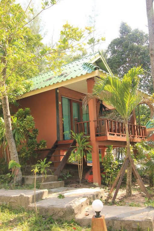 Chomjan Resort Koh Phayam Extérieur photo